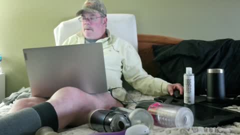 Eyeswideshut63 online show from 01-04-25, 08:16