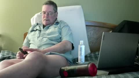 Eyeswideshut63 online show from 02-12-25, 05:37