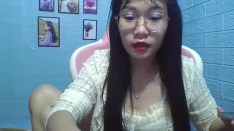 Snapshot of eyewet chatting on 04-19-26, 01:10 Eye online show from 04-19-26, 01:10