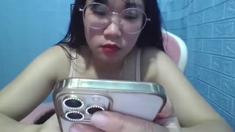 Snapshot of eyewet chatting on 05-12-26, 12:35 Eye online show from 05-12-26, 12:35