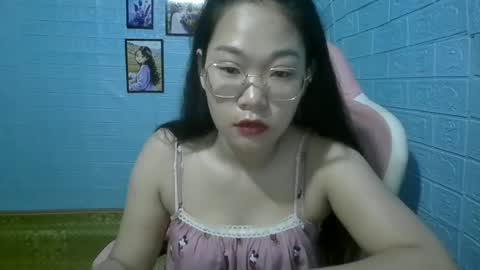 Snapshot of eyewet chatting on 06-25-26, 12:10 Eye online show from 06-25-26, 12:10