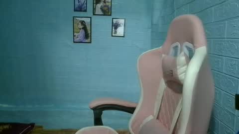 Snapshot of eyewet chatting on 07-20-26, 01:31 Eye online show from 07-20-26, 01:31