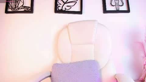 Snapshot of eyleen_lee_ chatting on 07-28-26, 12:48 Eyleen online show from 07-28-26, 12:48