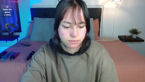 eymmy_24 online show from 09-19-25, 02:57