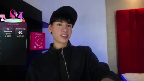 Snapshot of ezra_storm chatting on 09-19-25, 04:58 Juan online show from 09-19-25, 04:58