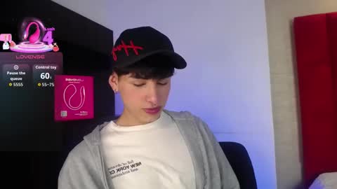 Snapshot of ezra_storm chatting on 09-20-25, 05:08 Juan online show from 09-20-25, 05:08