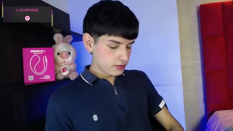 Snapshot of ezra_storm chatting on 10-25-25, 04:53 Juan online show from 10-25-25, 04:53