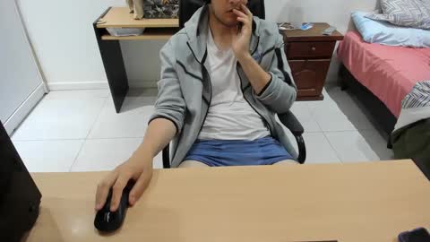 Snapshot of ezzeq chatting on 10-06-25, 01:08 Ezzeq online show from 10-06-25, 01:08