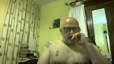Snapshot of f1zzeek chatting on 06-18-26, 02:34 f1zzeek online show from 06-18-26, 02:34