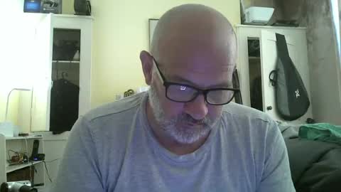 Snapshot of f1zzeek chatting on 06-22-26, 03:31 f1zzeek online show from 06-22-26, 03:31