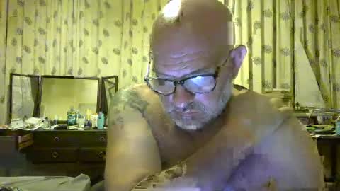 Snapshot of f1zzeek chatting on 06-28-26, 09:43 f1zzeek online show from 06-28-26, 09:43