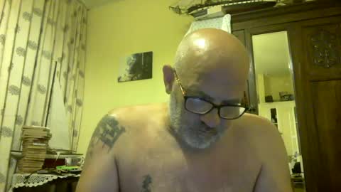 Snapshot of f1zzeek chatting on 07-03-26, 08:37 f1zzeek online show from 07-03-26, 08:37
