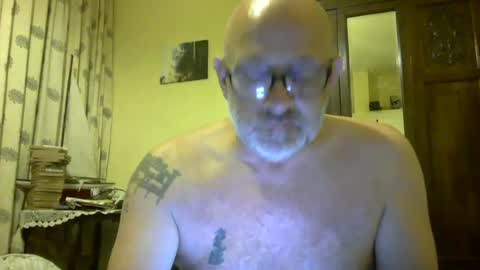 Snapshot of f1zzeek chatting on 07-13-26, 09:39 f1zzeek online show from 07-13-26, 09:39