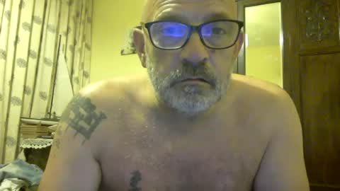 Snapshot of f1zzeek chatting on 07-15-26, 10:59 f1zzeek online show from 07-15-26, 10:59