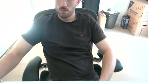 Snapshot of fabian_196 chatting on 05-24-26, 04:45 Call me bitch online show from 05-24-26, 04:45