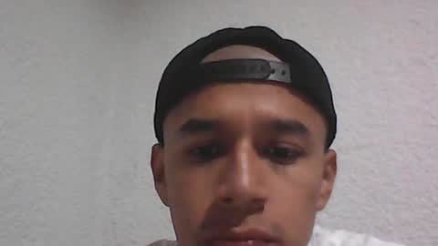 Snapshot of fabiar11 chatting on 06-19-26, 02:27 R online show from 06-19-26, 02:27