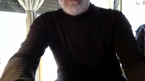 Snapshot of fabro45 chatting on 02-24-25, 09:32 Fabro online show from 02-24-25, 09:32