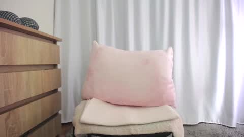 Snapshot of faceless___ chatting on 02-14-25, 12:14 Bree online show from 02-14-25, 12:14