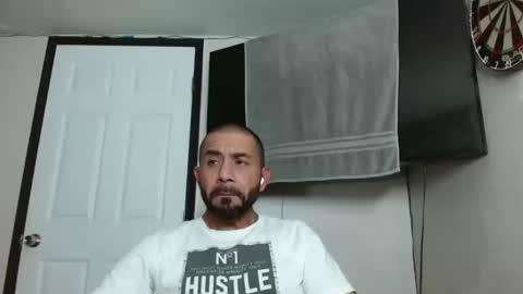 Snapshot of faded805 chatting on 10-12-25, 07:07 Mark online show from 10-12-25, 07:07