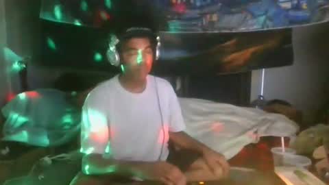 Snapshot of fadeyisteven32 chatting on 06-15-26, 07:05 fadeyisteven32 online show from 06-15-26, 07:05