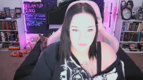 Snapshot of faeofmyth chatting on 11-03-25, 09:59 faeofmyth online show from 11-03-25, 09:59