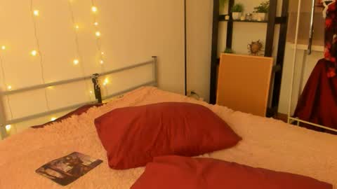 Snapshot of faeriehaze chatting on 02-11-26, 02:44 Kai online show from 02-11-26, 02:44