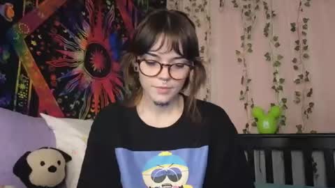 Snapshot of faerienugs chatting on 01-11-26, 12:37 Faerie 3 online show from 01-11-26, 12:37