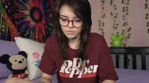 Snapshot of faerienugs chatting on 02-11-26, 12:48 Faerie 3 online show from 02-11-26, 12:48