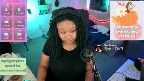 aisha online show from 11-26-25, 01:28