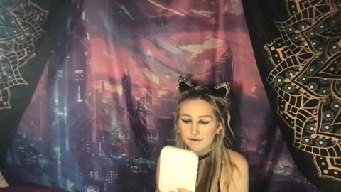 Fae online show from 12-07-24, 04:36