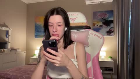 Bloom  online show from 10-17-25, 09:34