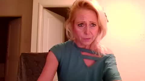 Snapshot of fairy_nightmare chatting on 11-04-25, 05:01 Fairy NightMary online show from 11-04-25, 05:01