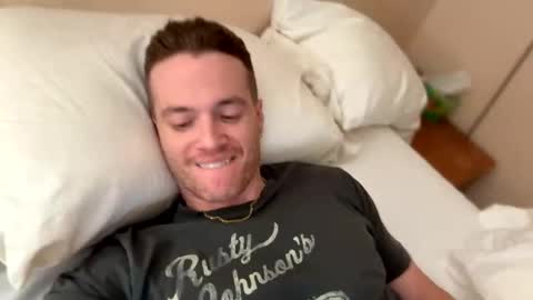 Snapshot of fairybae5 chatting on 02-07-25, 11:45 Travis online show from 02-07-25, 11:45