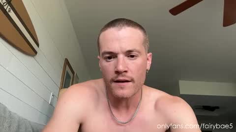 Snapshot of fairybae5 chatting on 09-19-25, 02:13 Travis online show from 09-19-25, 02:13