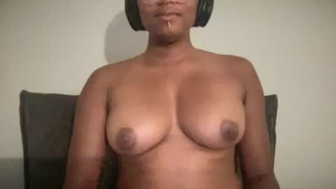 Snapshot of fairygodmommy chatting on 06-19-26, 12:15 fairygodmommy online show from 06-19-26, 12:15