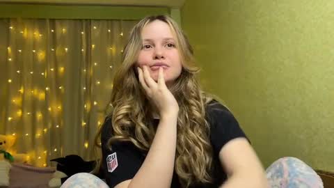 Snapshot of fairyilona chatting on 12-24-24, 02:12 Ilona online show from 12-24-24, 02:12