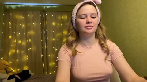 Snapshot of fairyilona chatting on 12-25-24, 07:35 Ilona online show from 12-25-24, 07:35