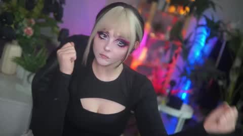 Snapshot of faith_chan chatting on 10-10-25, 02:43 faith_chan online show from 10-10-25, 02:43