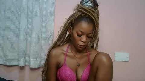 faizah_ online show from 05-15-26, 11:23