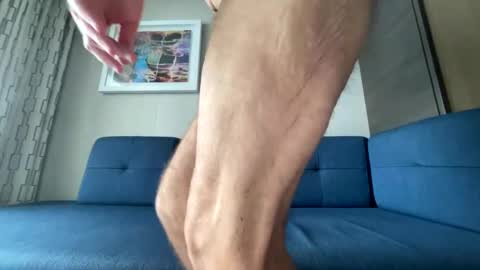 Snapshot of falconcam chatting on 02-10-25, 03:24 falconcam online show from 02-10-25, 03:24