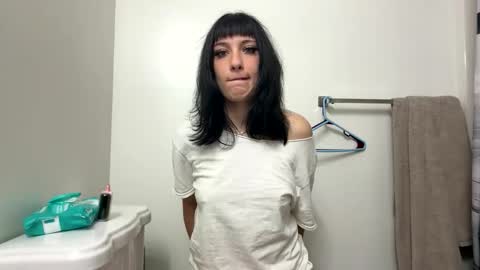 Lilly online show from 11-26-25, 03:18