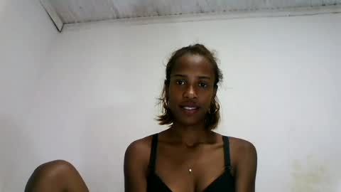 Snapshot of fallinah01 chatting on 07-28-26, 12:48 fallinah01 online show from 07-28-26, 12:48