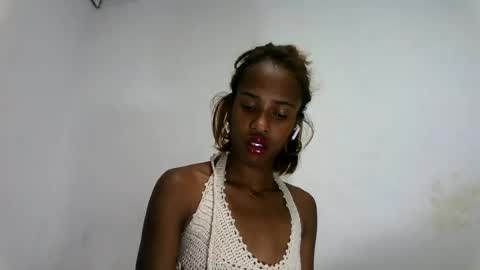 Snapshot of fallinah01 chatting on 07-28-26, 07:39 fallinah01 online show from 07-28-26, 07:39