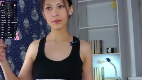 Snapshot of fallingflower chatting on 03-01-25, 04:22 Kim online show from 03-01-25, 04:22