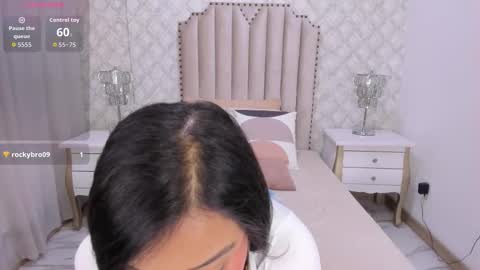 Snapshot of fallon_grey chatting on 11-19-25, 08:09 fallon_grey online show from 11-19-25, 08:09