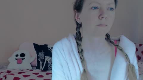 Snapshot of fanatka chatting on 03-02-26, 07:15 BUNNYGal online show from 03-02-26, 07:15