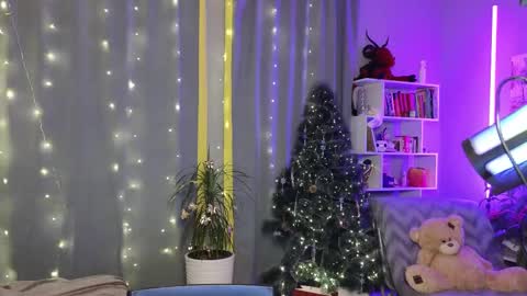 Snapshot of fancymeee chatting on 12-15-24, 07:10 fancymeee online show from 12-15-24, 07:10