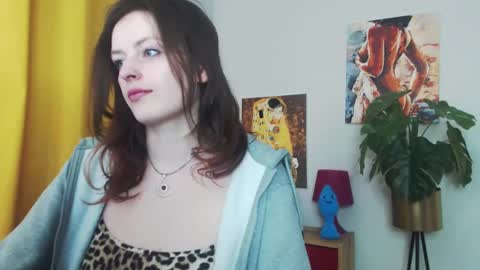 Nadine online show from 02-19-25, 06:22