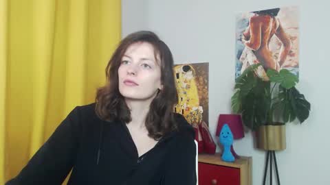 Nadine online show from 10-15-25, 05:07