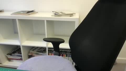 Snapshot of fantacyland chatting on 12-09-24, 01:34 Alex online show from 12-09-24, 01:34